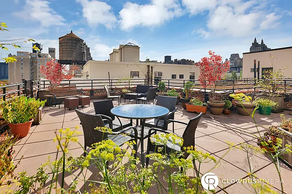 Sold by Cooper & Cooper Real Estate | media 16