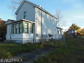 2nd image of 361 W Myrtle Ave
