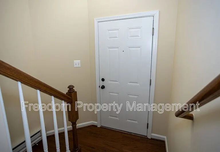 7408 Brunson Cir — Photo 10