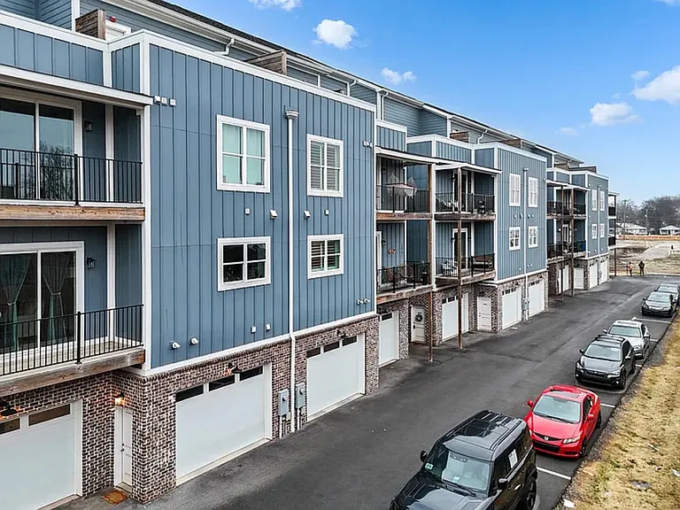 1027 Montague Pl #1027 — Photo 37