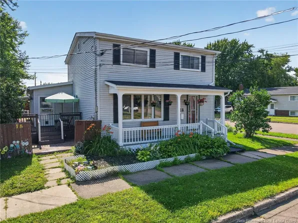 18 Atkinson Ave, Moncton, NB E1C 7S1