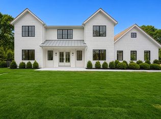 26 Fairview Ave, Westhampton Beach, NY