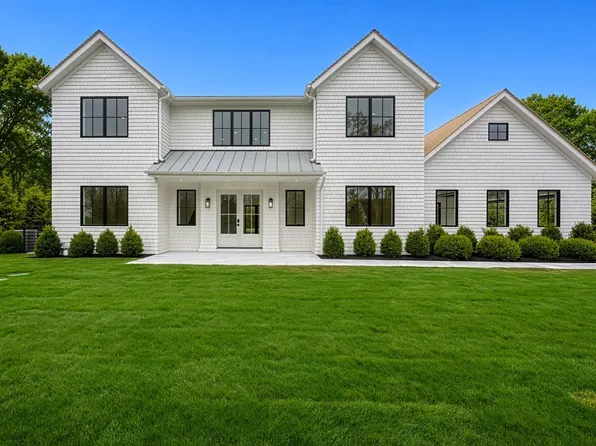 26 Fairview Ave, Westhampton Beach, NY 11978