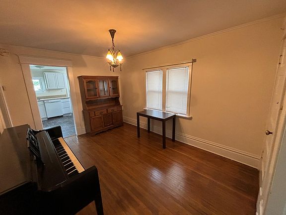 3rd image of 2388 Glenmawr Ave