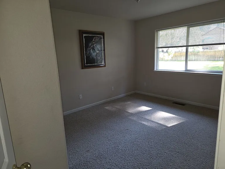 1061 William Ave #C — Photo 3