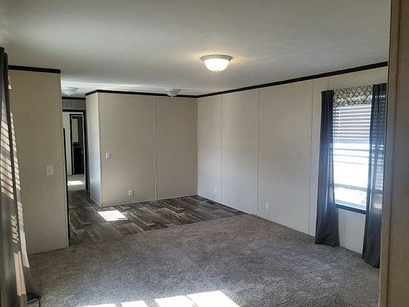 2nd image of 4919 Bay Dr #70
