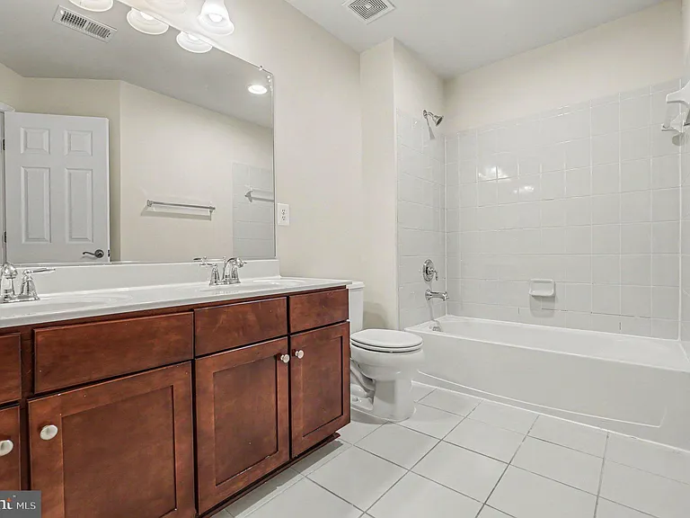 9709 Glenn Brooke Ct — Photo 21