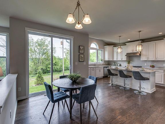 Optional Palladian expanded kitchen with casual dining area