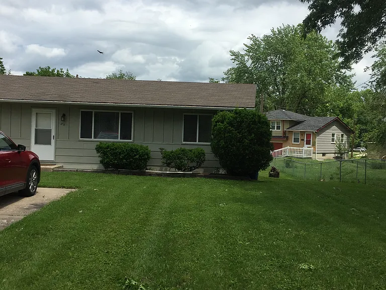 3 NE Eastridge Ct #A — Photo 1