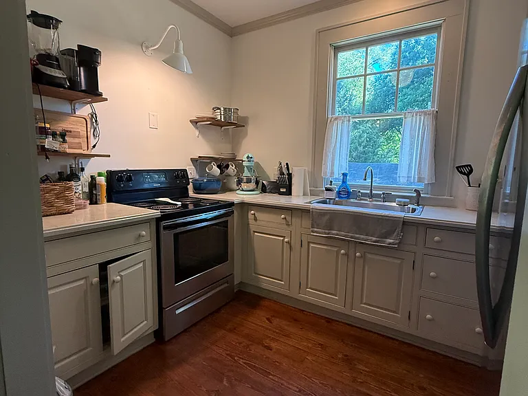 108 Lee St — Photo 14
