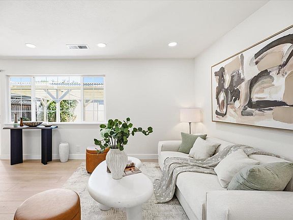 4th image of 2298 Meadowgate Way