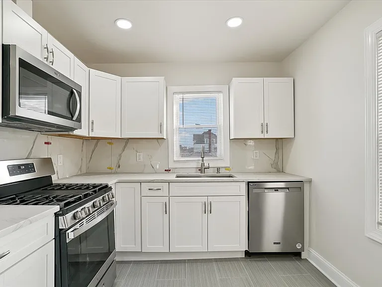 116 11th Ave #B — Photo 13