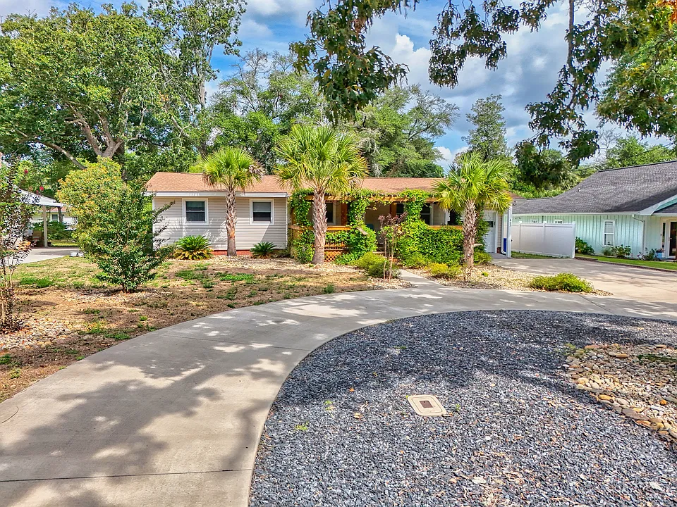 807 Bellamy Rd