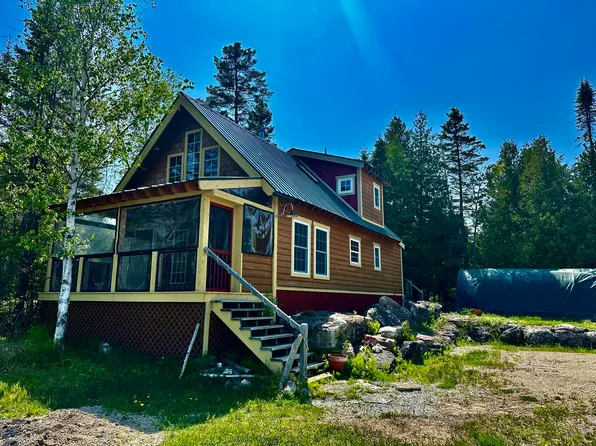 325 S Lakeside Rd, Cedarville, MI 49719