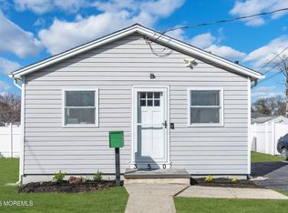 350 Shadynook St, Keyport, NJ 07735