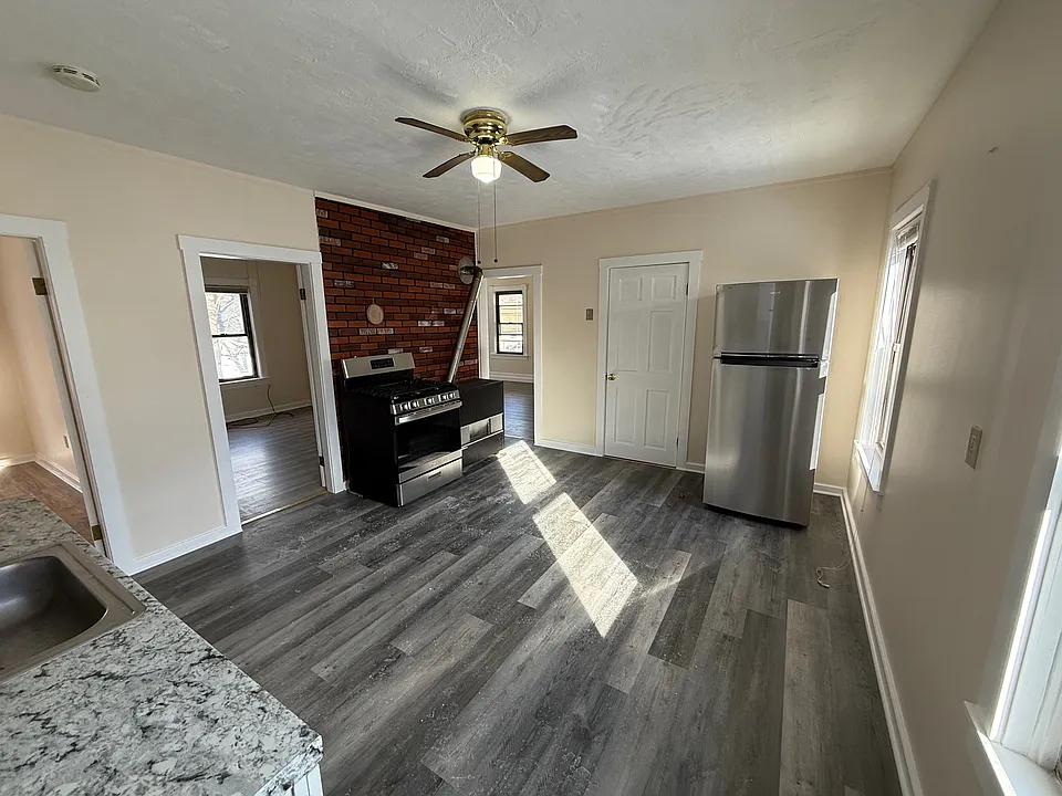 28 Harris St #2
