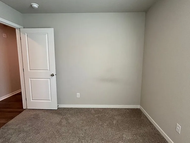 12660 S 204th Ave — Photo 34
