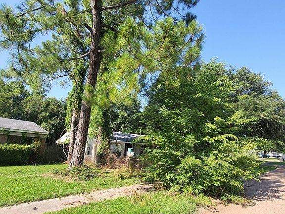 3rd image of 3209 Impala Dr