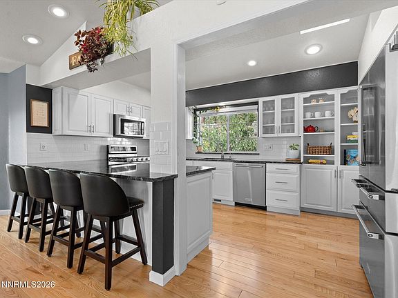 3rd image of 3195 Heatheridge Ln