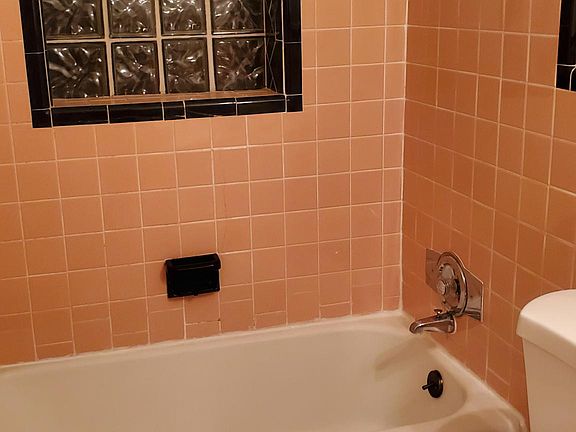 5th image of 5908 Nagel Ave #2W