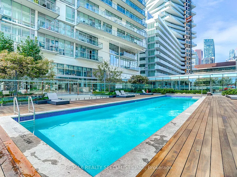 29 Queens Quay E #1118 — Photo 28