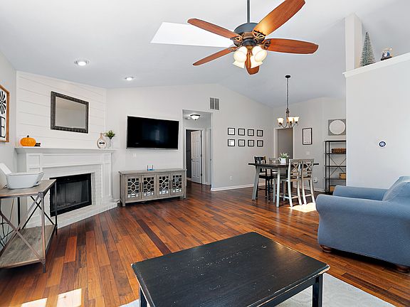 4th image of 1248 Madison Ct