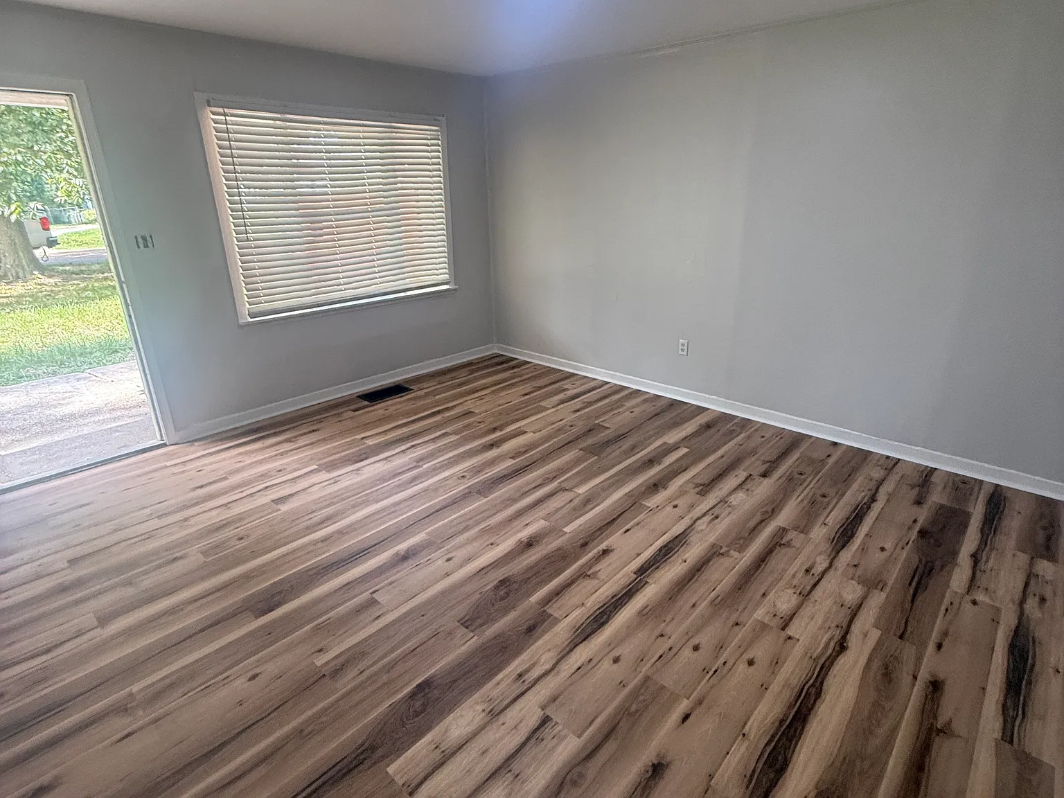 4 bed, 1650 sqft, $1,300 — Photo 3