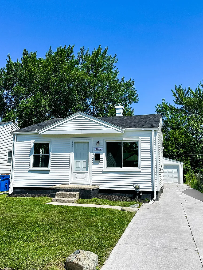 11267 Lozier Ave photo 1