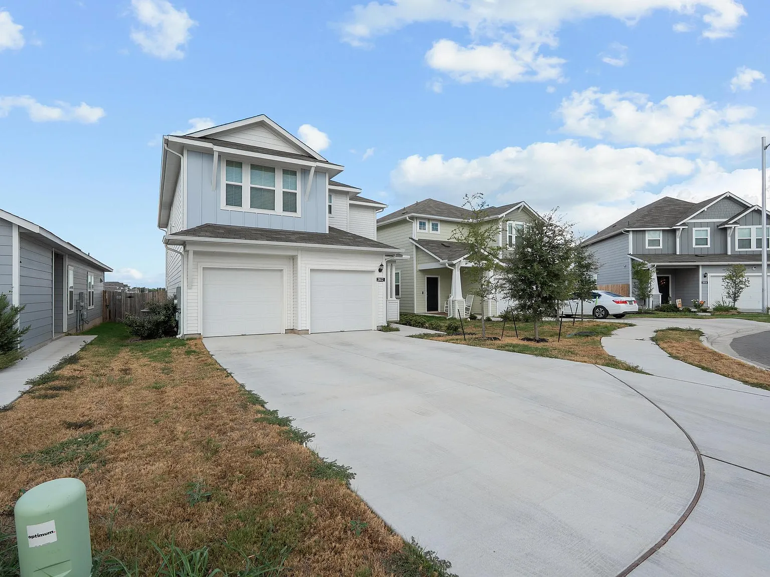 4 bed, 2.5 bath, 2277 sqft, $2,350 — Photo 2
