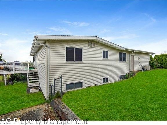 5th image of 4410 133rd Ave SE