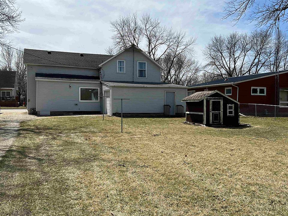 1132 Parriott St, Aplington, IA 50604 Zillow