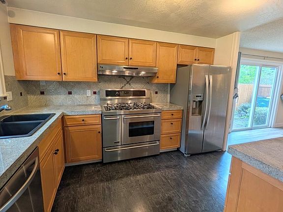 3rd image of 12935 SW Conestoga Dr