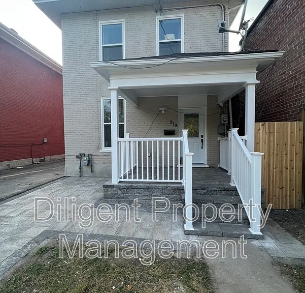 219 Stewart St #PROPERTY — Photo 22