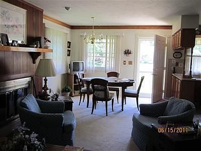 4th image of 90 Meadow Dr
