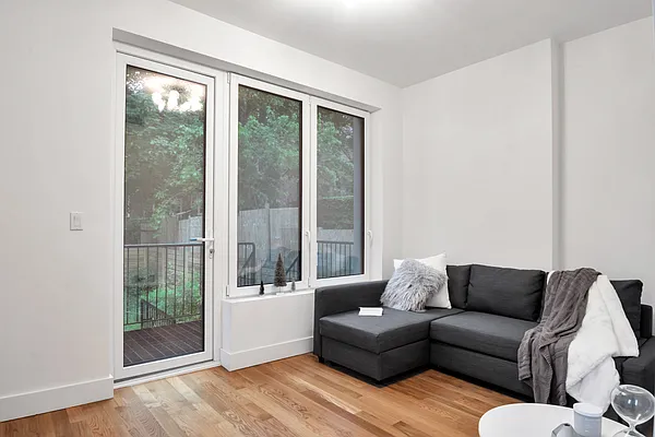 Rented by Compass | media 13