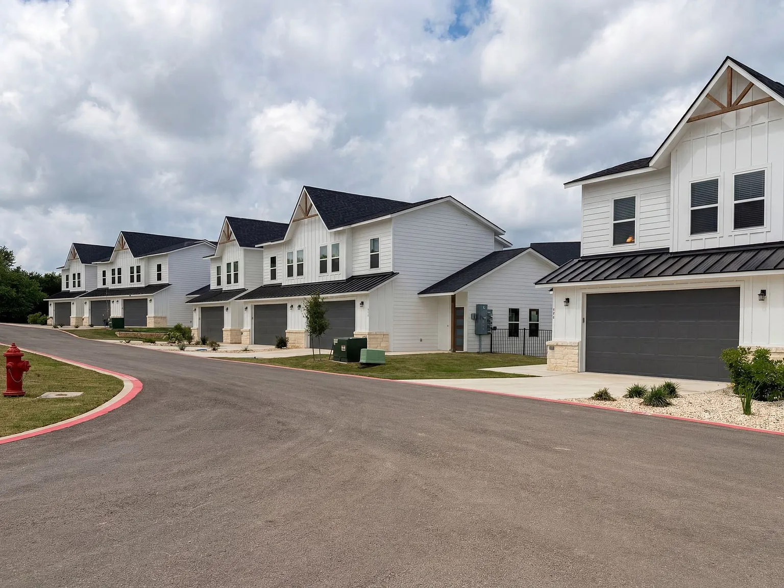 Water's Edge Townhomes — Photo 3