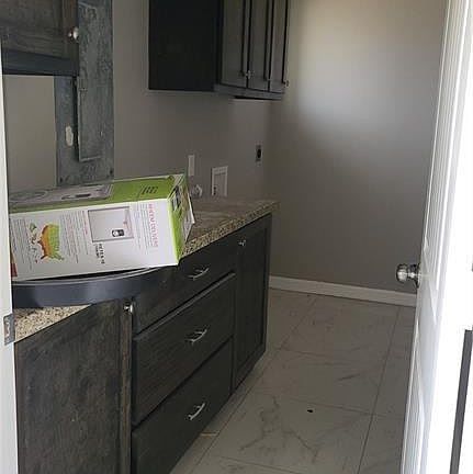 4th image of 2903 New York Dr