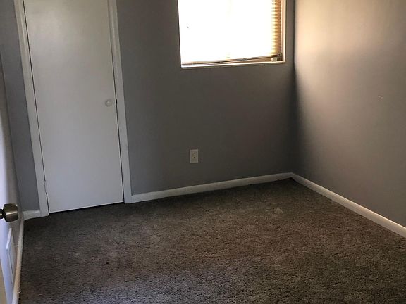4th image of 5452 W Brookside Dr