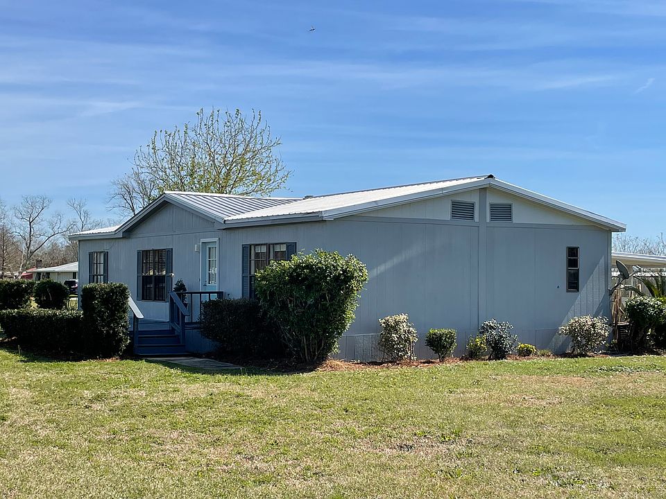 1st image of 16984 Lea Cir