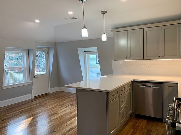 2nd image of 1000 River St Floor 3