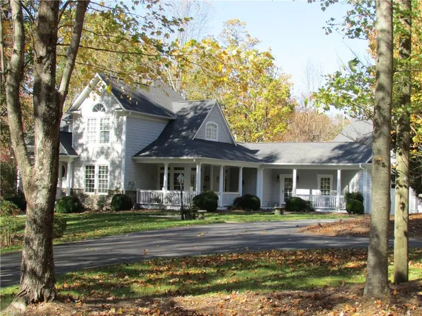 1555 Black Mountain Rd, Pilot Mountain, NC 27041