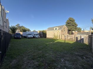2449 W 71st St, Chicago, IL 60629