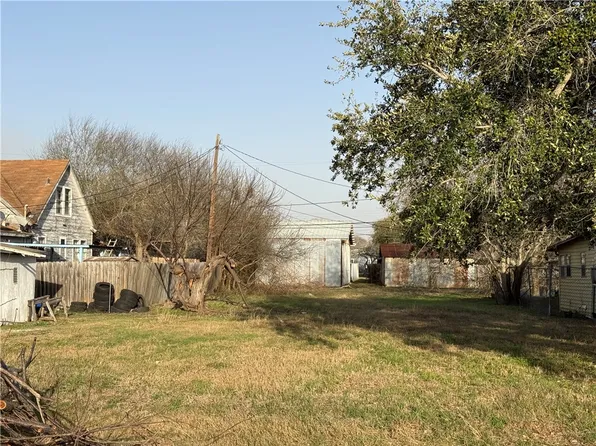 614 Commerce St, Portland, TX 78374