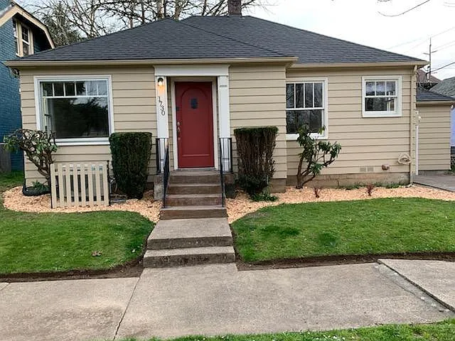 1730 B St NE — Photo 1