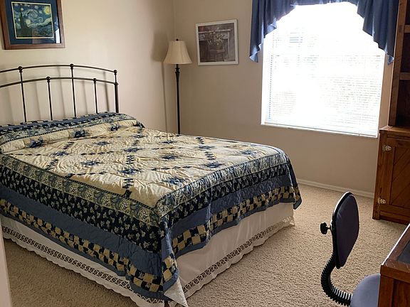 5th image of 818 Eaglemont Ave