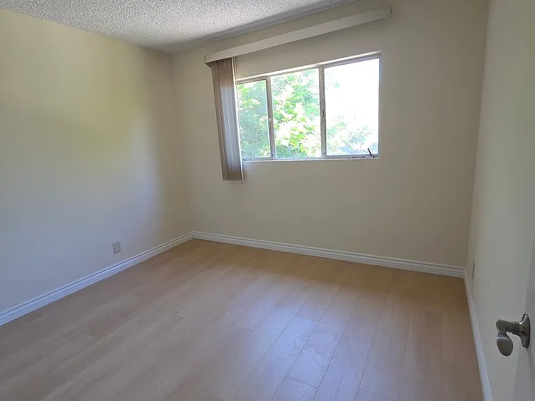 126 E Garfield Ave — Photo 5