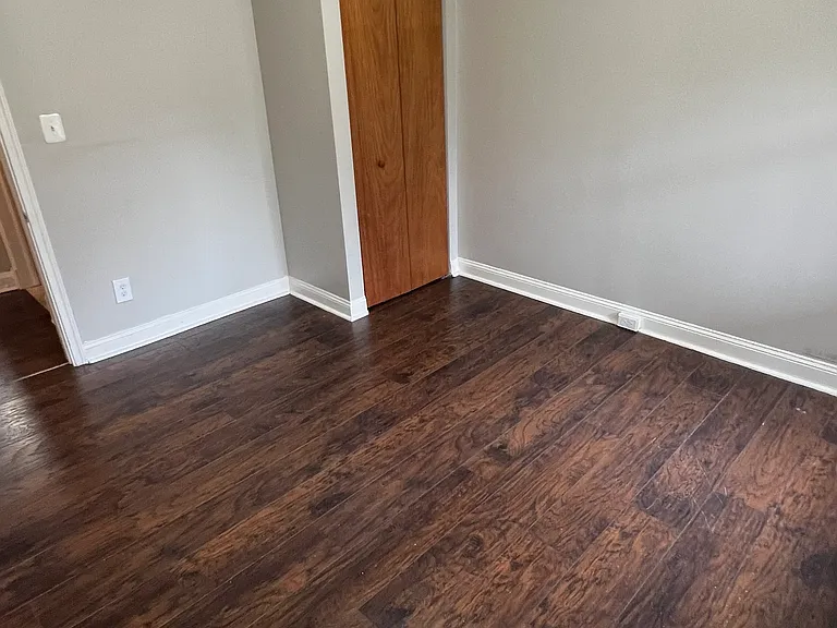 1051 Desoto Rd — Photo 8