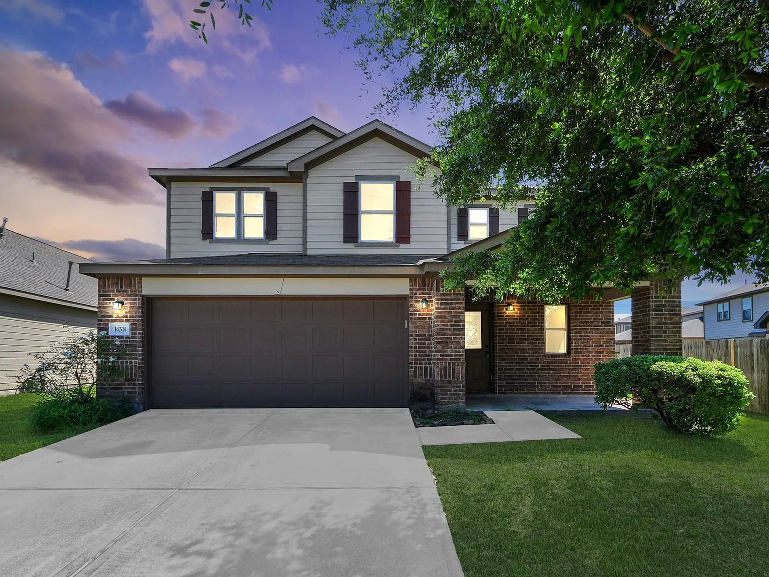 3 bed, 2.5 bath, 2619 sqft, $2,400 — Photo 3