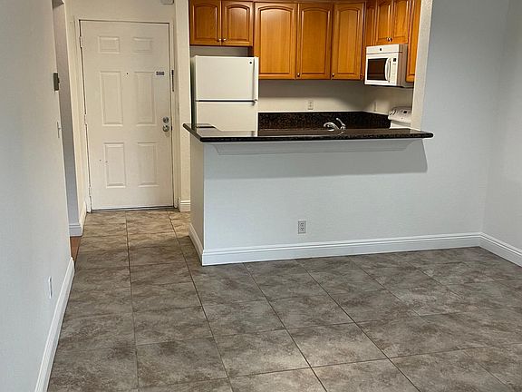 5th image of 8889 Caminito Plaza Centro #7124