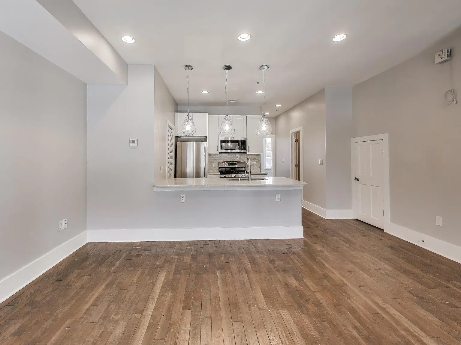2 bed, 814 sqft, $1,795 — Photo 4